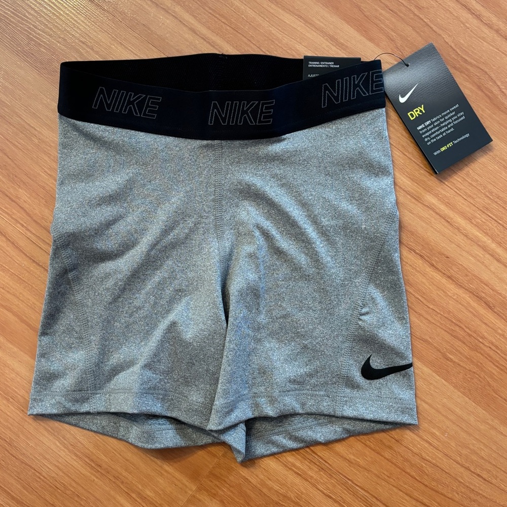 Nike Victory Essential Training Shorts